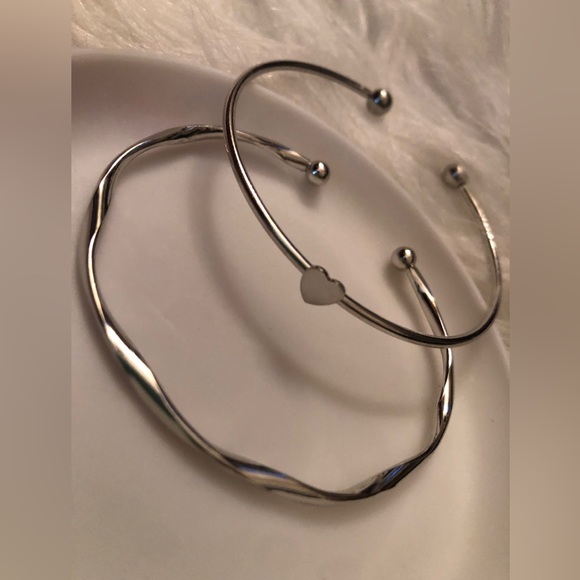 Two cuff bracelets, heart & twist - Picture 2 of 5